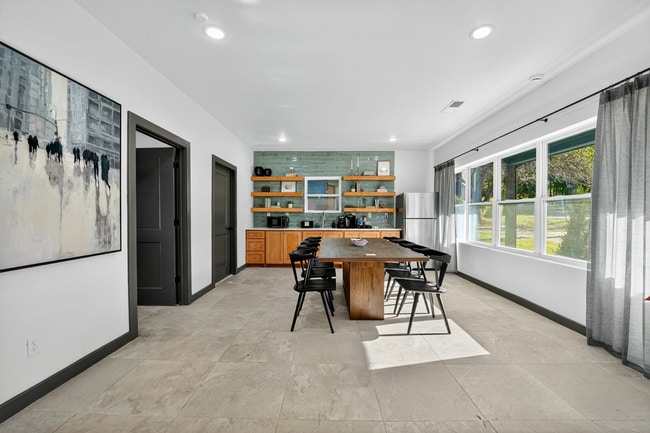 Building Photo - The Tatum Apartments