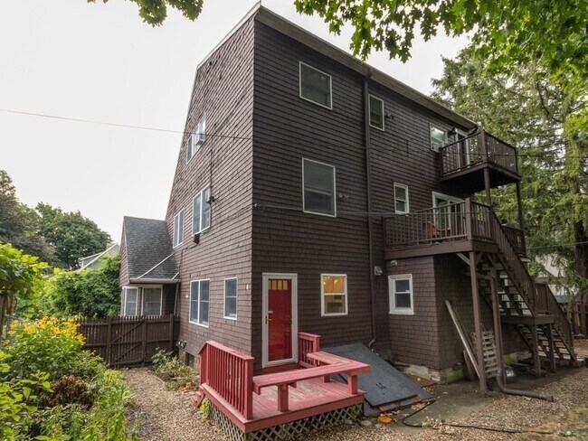 Foto del edificio - 128 Ashmont St