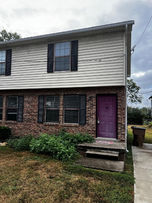 Photo - 613 Eastboro Drive #B