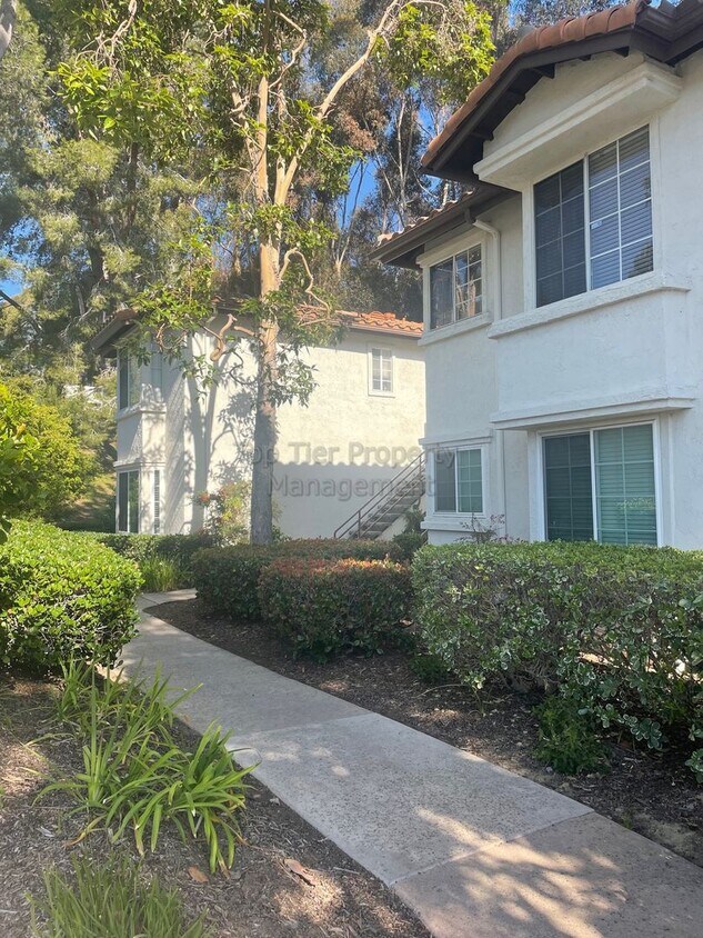 Foto principal - ***2 bed / 2 bath Condo in Pacific Beach -...