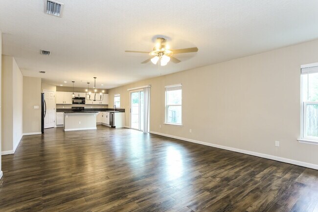 Foto del edificio - 523 Worcester Ct.