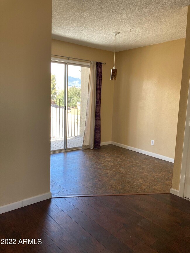 Building Photo - 4404 Plaza Vista