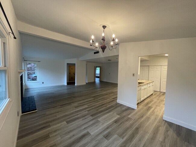 Foto del edificio - 2526 Trossock Ln