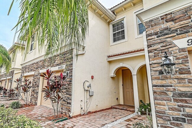 Building Photo - 9501 Sw Purple Martin Way