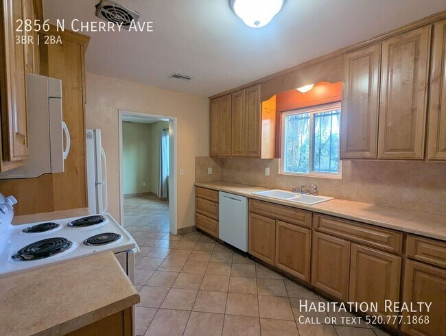 Foto del edificio - 2856 N Cherry Ave