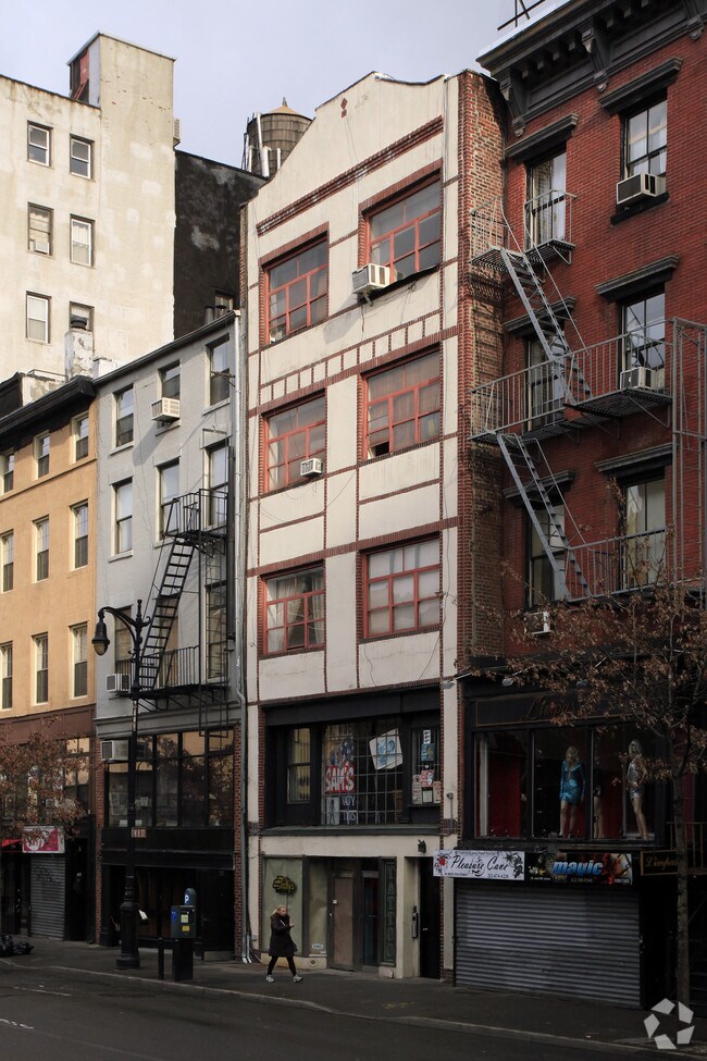 Building Photo - 31 W 8th St