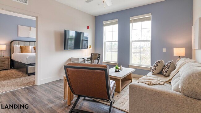 Foto del edificio - 5885 Lakehurst Dr