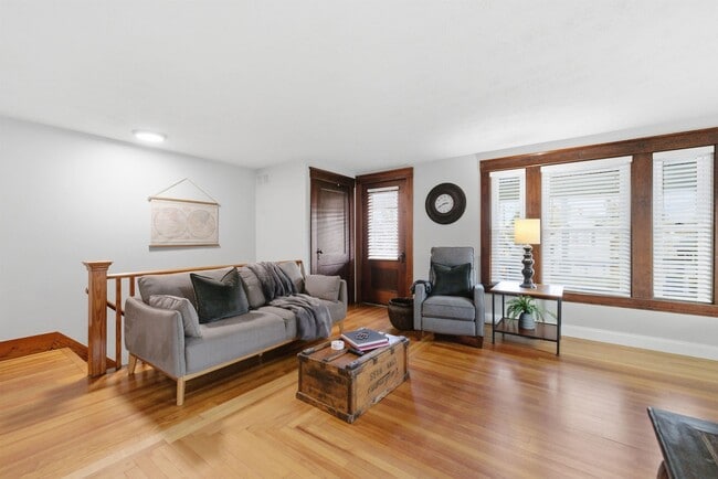 Building Photo - 65 S Elm St