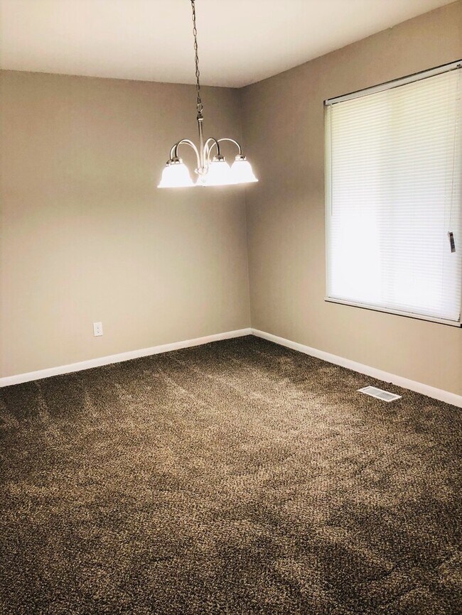 Foto del edificio - 808 Creekside St