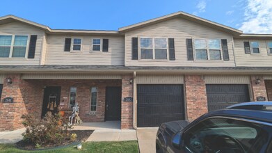 Building Photo - 2649 S Kilimanjaro Way