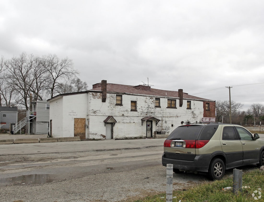 Building Photo - 3327 W 135th St