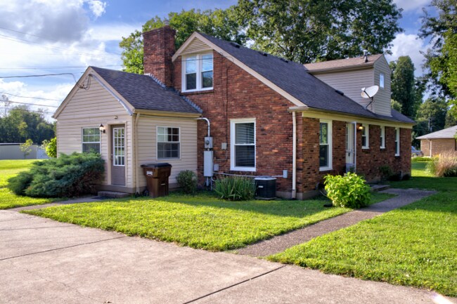 Building Photo - 8006 Watterson Trail