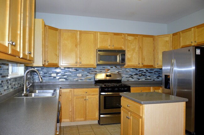 Foto del edificio - 521 Middlebury Dr