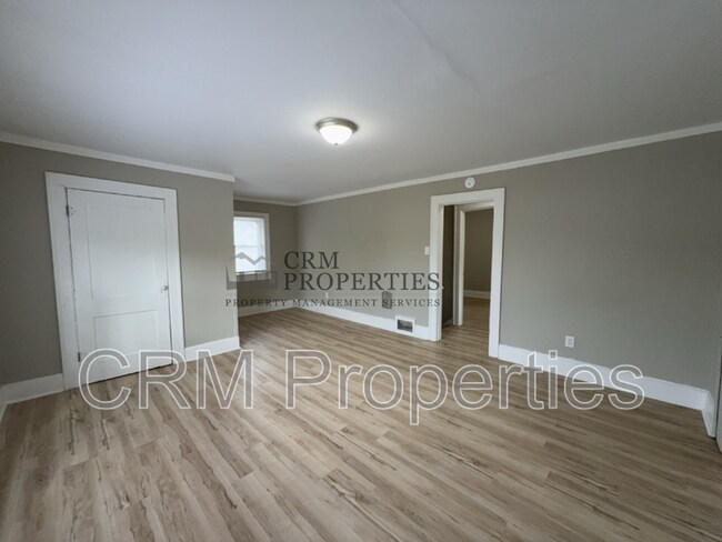 Foto del edificio - 301.5 N Temple Ave