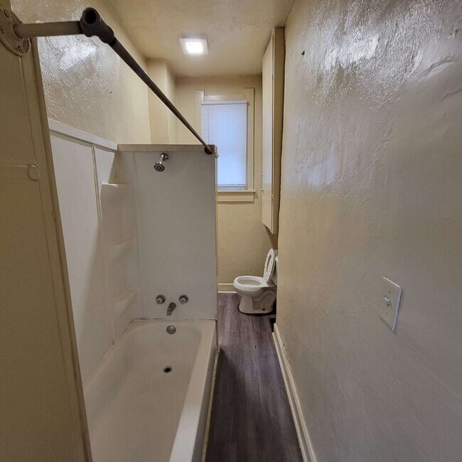 Foto del edificio - Near Southside 3BR House w/Garage!