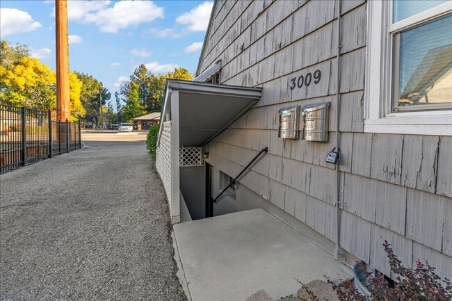 Building Photo - 1 Bedroom 1 Bathroom Basement Apartment on the Boise Bench