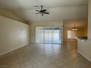 Building Photo - 2733 SW 11th Pl