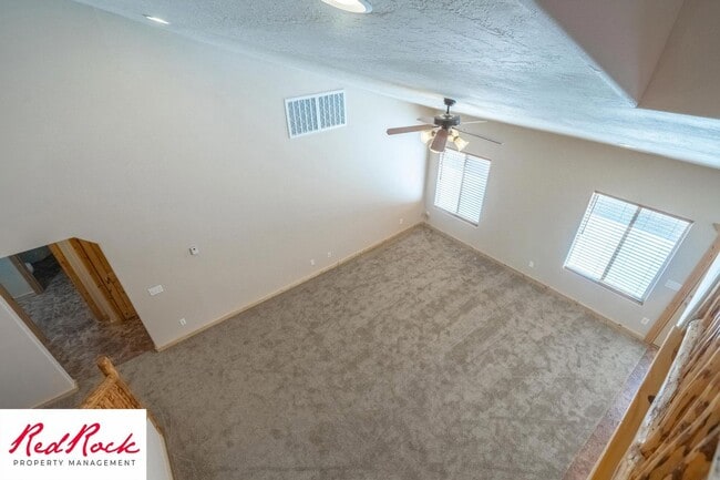 Building Photo - Gorgeous Remodeled 3 Bedroom 2 Bathroom Home.