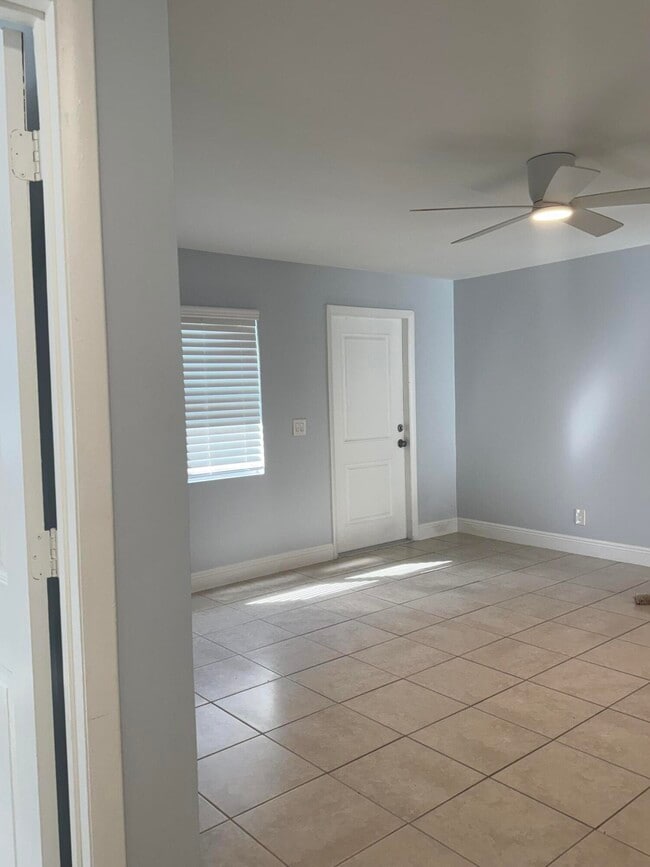 Building Photo - 3465 48th Ln S