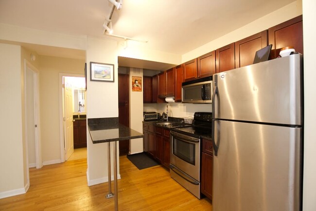Building Photo - 4180 N Marine Dr
