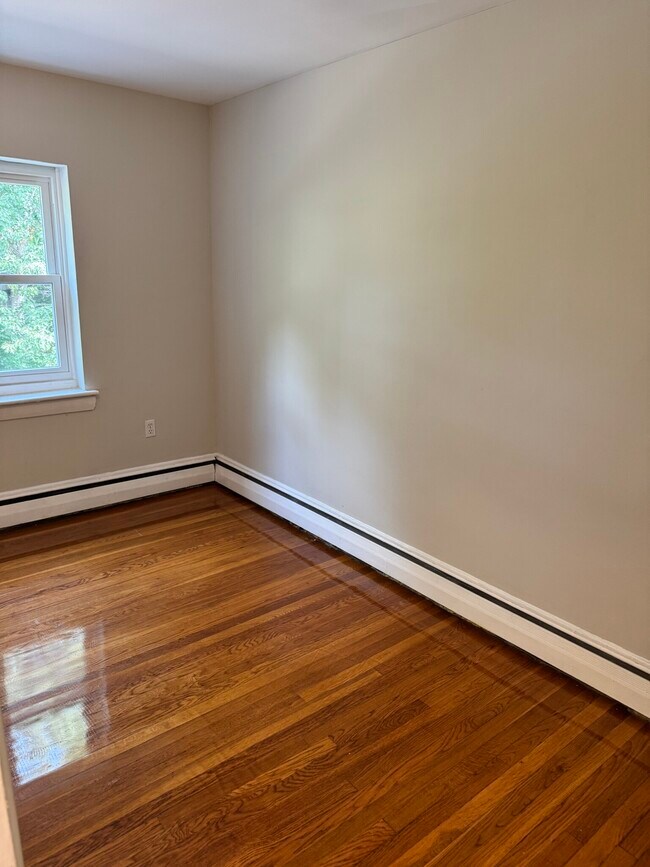 Building Photo - 65 Chiswick Rd