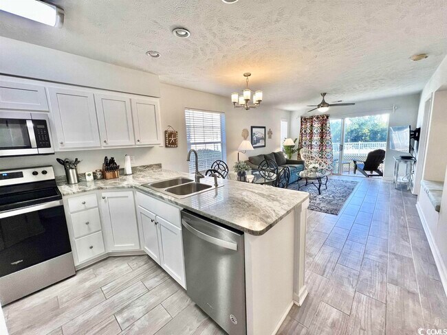 Foto del edificio - 634 Waterway Village Blvd