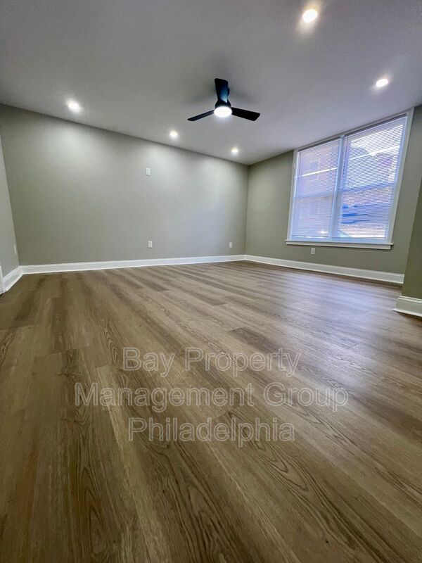 Building Photo - 438 Mechanic St