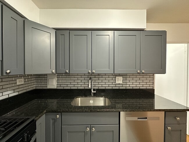 Foto del edificio - 1523 W Morse Ave