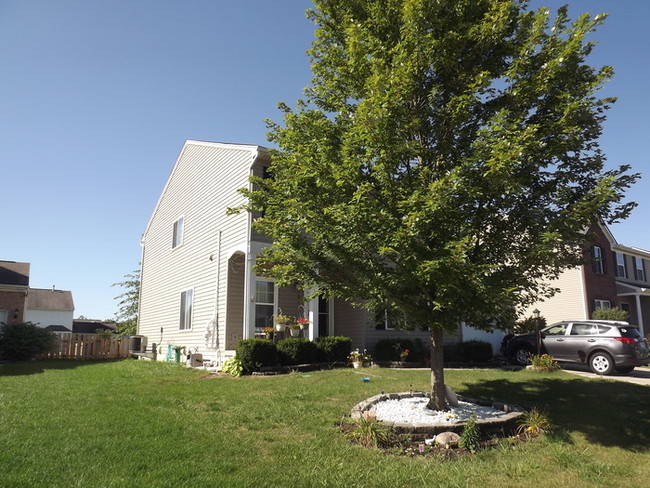Building Photo - 2711 Laurelwood Ct
