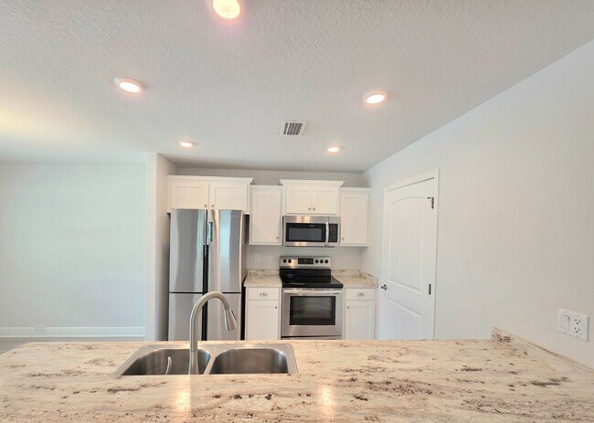 Building Photo - 358 Cardinal Cove Ct