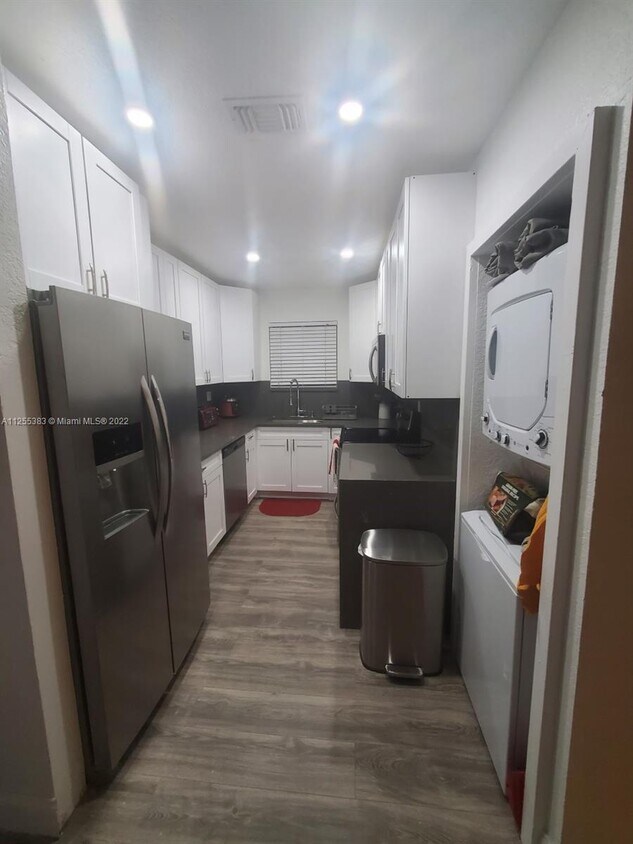 Primary Photo - 10261 NW 80th Ct