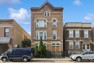 Building Photo - 2515 W Augusta Blvd