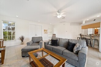 Building Photo - 2865 SW 25th Ave
