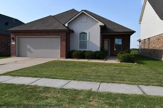 Building Photo - 3147 Baywood Ave