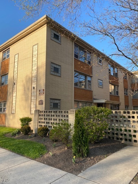 3513 S Harlem Ave Unit 3A, Berwyn, IL 60402 - Condo for Rent in Berwyn ...