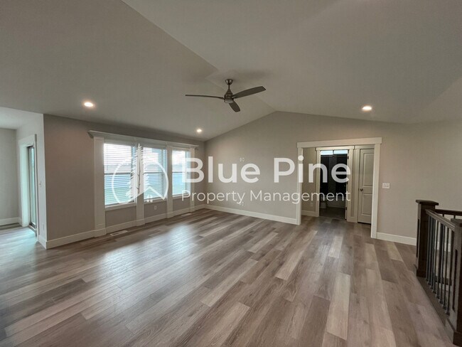 Foto del edificio - 185 Galena Smt Dr