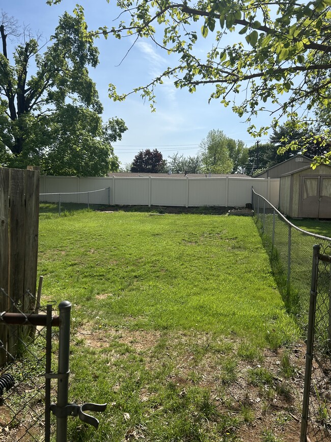 Building Photo - 403 Juniper St