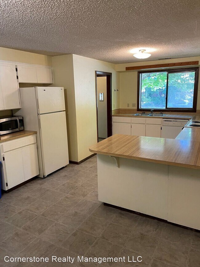 Foto del edificio - 4 br, 2 bath House - 3605 NW Tyler Pl.