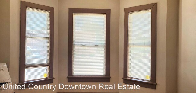 Foto del edificio - 3 br, 2 bath House - 801 W. Pine
