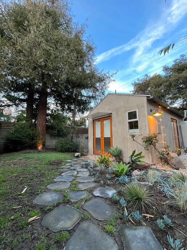Front of Guest House - 2401 32nd St