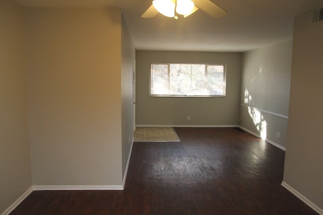 Building Photo - 1112 Indian Trails Dr