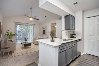 Building Photo - Oaklyn