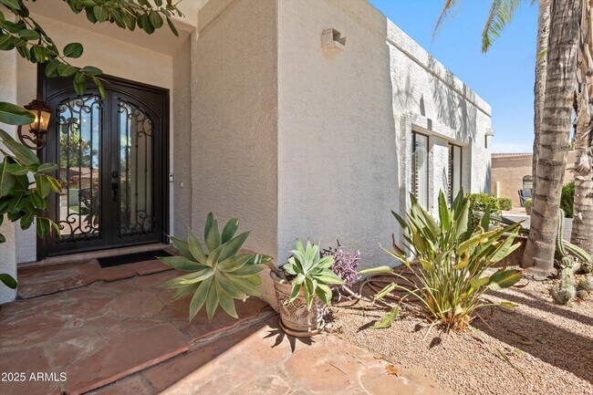 Foto del edificio - 7250 E Paradise Dr