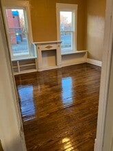 Building Photo - 522 Sloan St