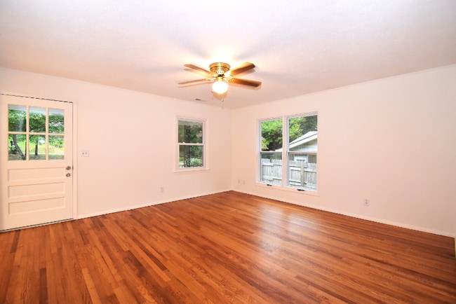 Building Photo - 433 Princess Ann Dr