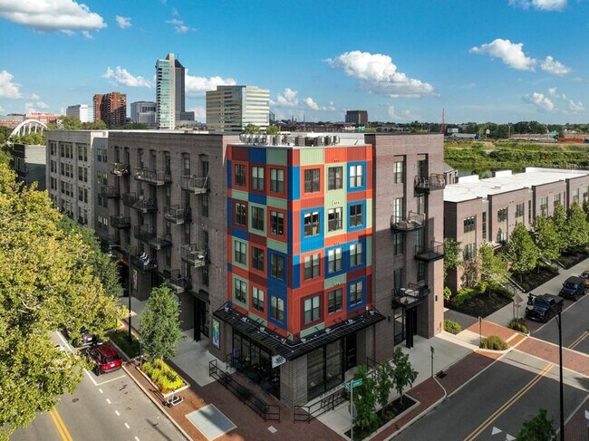 Building Photo - 401 W Rich St
