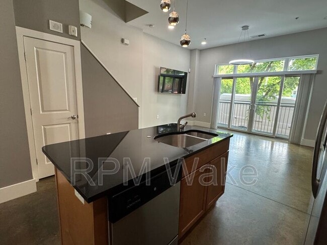 Building Photo - 444 S Blount St