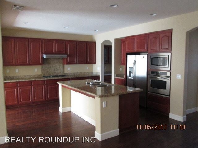 Building Photo - 6700 Camacha Way