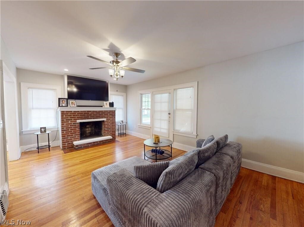 Foto del edificio - 3423 Beechwood Ave