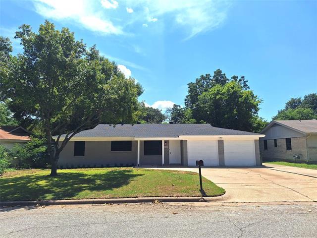 Foto principal - 8100 Cross Dr